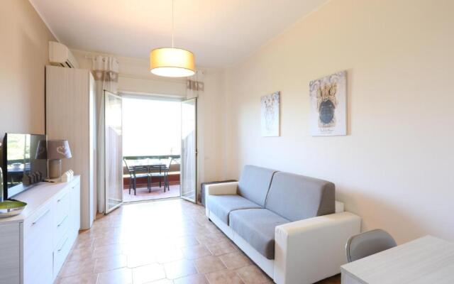 Pietrenere APT with Balcony 120m from the Sea
