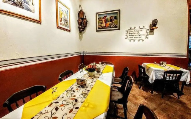Hotel Embajadoras
