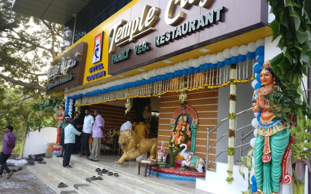 Hotel Temple City