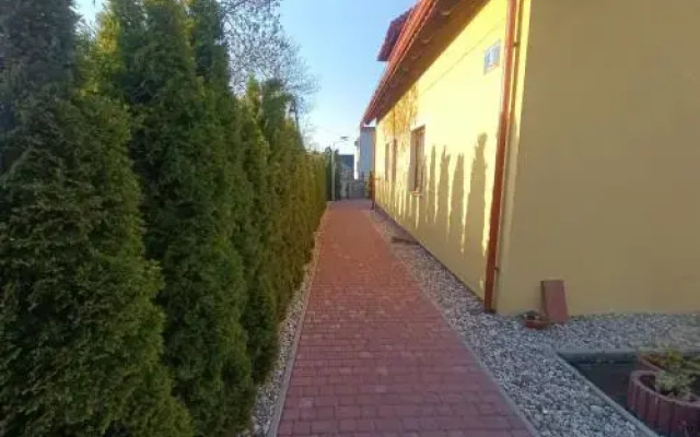 Noclegi u Moni