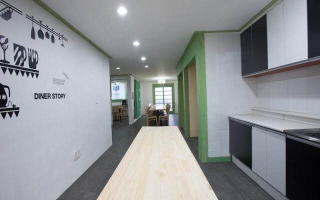 November Guesthouse