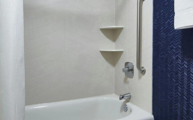 Fairfield Inn & Suites by Marriott Detroit Livonia