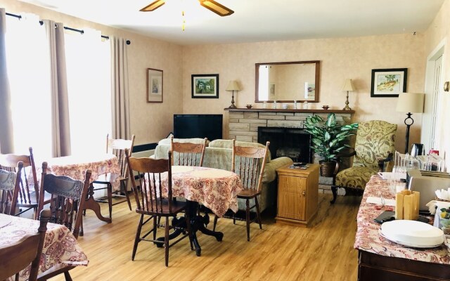 Anne Shirley Motel & Cottages