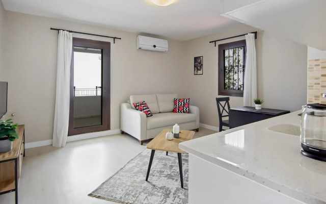 Central Flat With Shared Pool Near Beach in Bodrum