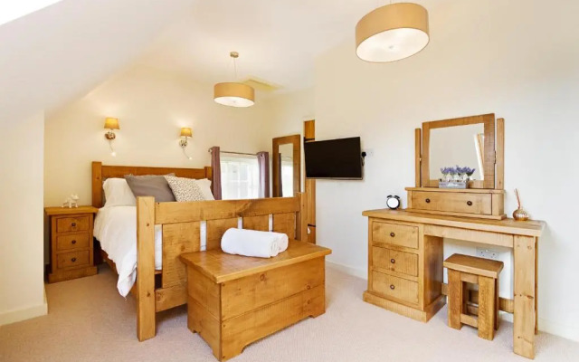 Unit 1 Dove Farm Barns