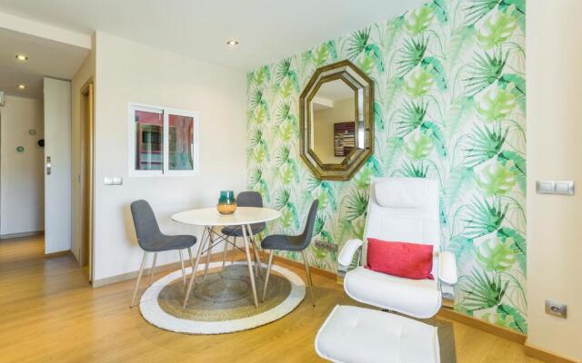 Cozy studio overlooking Pedro Zerolo Square