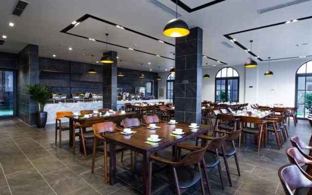 The Twin Hotel