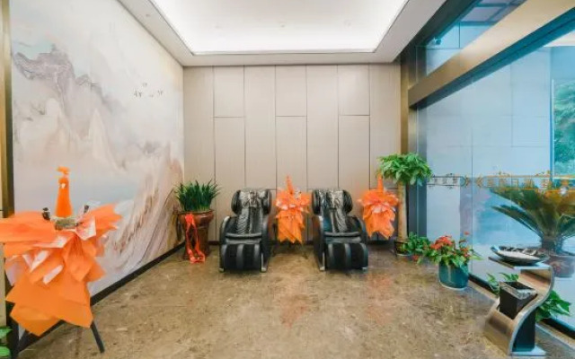 Tianjia Holiday Hotel (Nanjing Tianyin Avenue Metro Station Store)