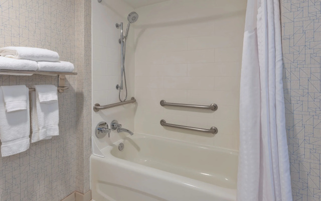 Holiday Inn Express & Suites Blacksburg - University Area by IHG