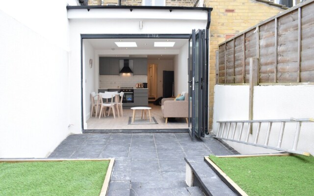 Two Bedroom Flat in London