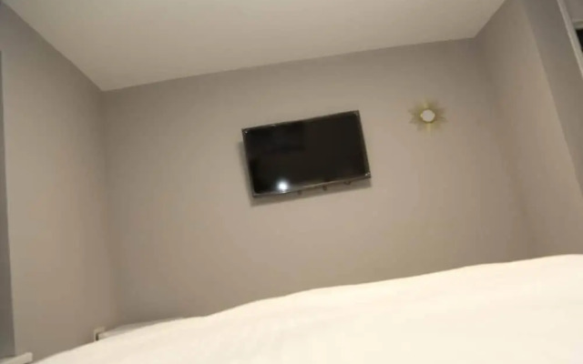 Room in House - A A Guest Room7