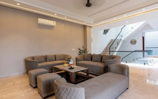 Elivaas Gardenia 4 BHK Farmhouse