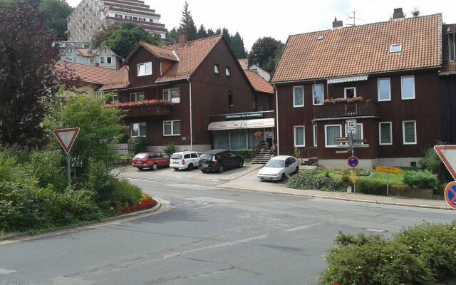 Hotel Pension am Kurmittelhaus