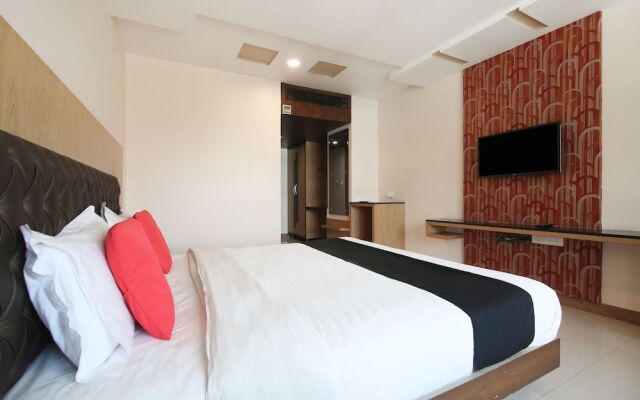 Capital O 30441 Hotel Durgada Siri