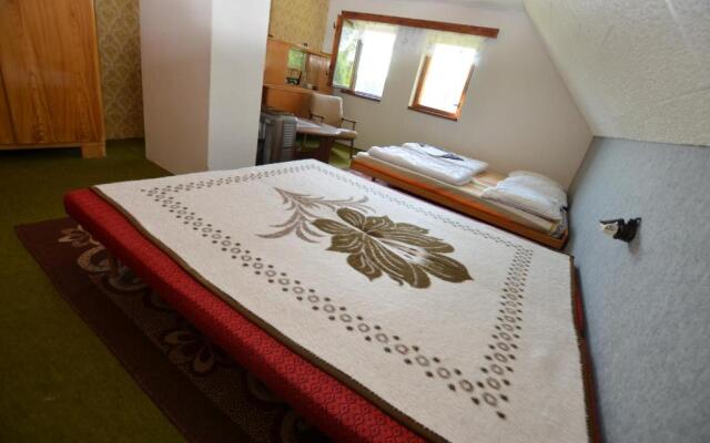 Mountain Chalet Hoja 1