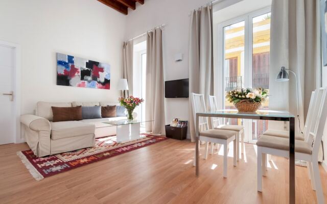 Prime Location 2 Bd Apartement Next To The Town Hall Square Zaragoza I