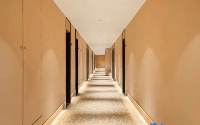 The Whisper Mountain Hotel