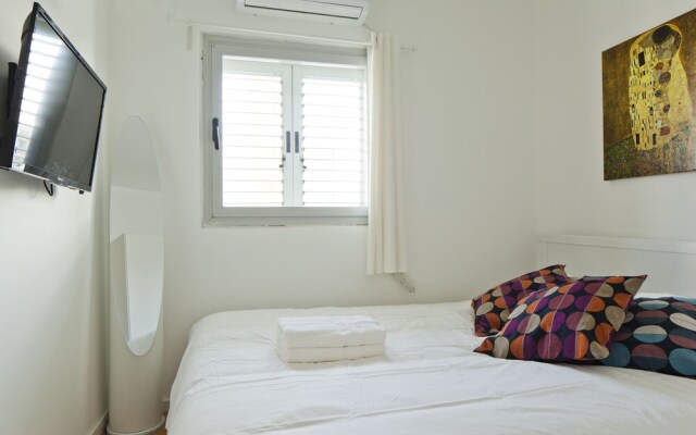 TLV Suites by the sea 3 Rooms