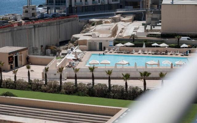 PRIME AREA Seafront 3Bed Sliema with pool FL502