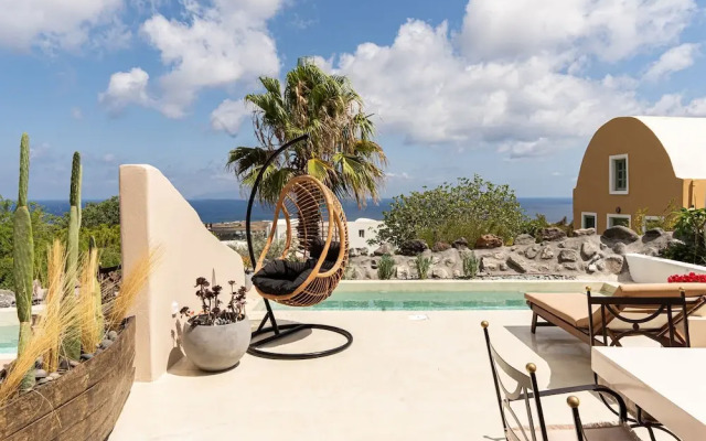 Pink Freud Villas Santorini