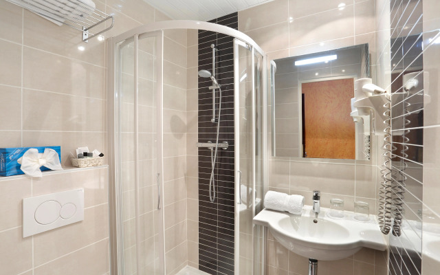 The Originals Hotels Paris Paix République