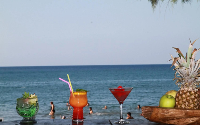 Maria Beach Hotel