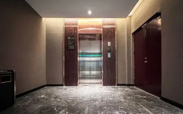Homeinn Plus Hotel (Hohhot Railway Station)