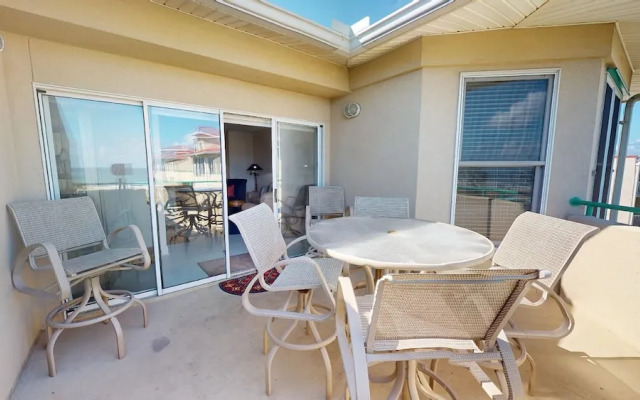 Desoto Beach Club 304