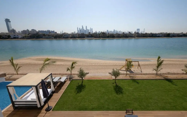 Villa on Beach w Private Pool The Palm Jumeirah