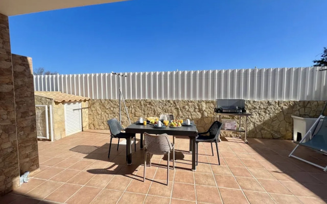 Pêra Stylish Villa With Pool by Homing