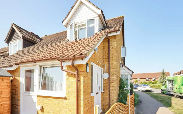 Host Stay Knights Manor Way
