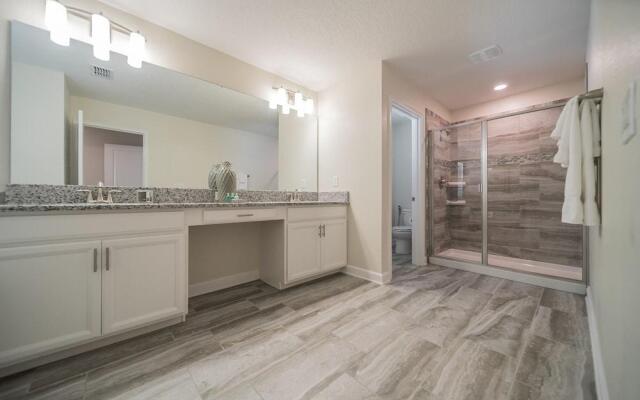 Modern Star Wars Vacation Home CG1593