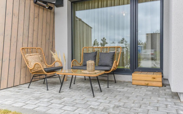Stunning Seaside Studio with terrace and pool