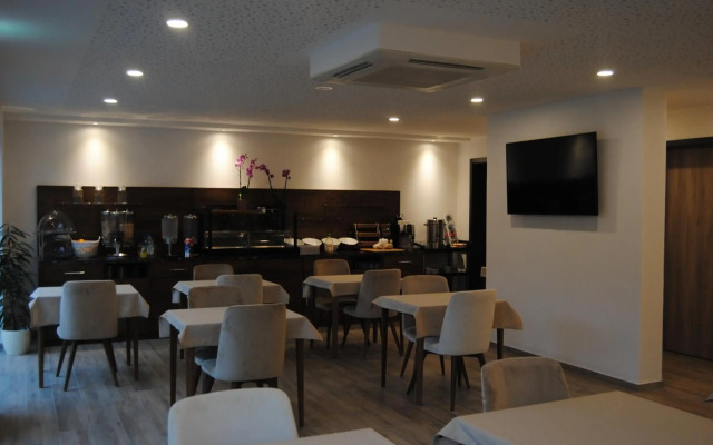 B&S Hotel