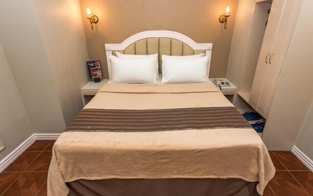 Urban Travellers Hotel