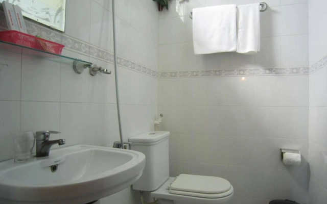 Tan Hoang Long Hotel District 5