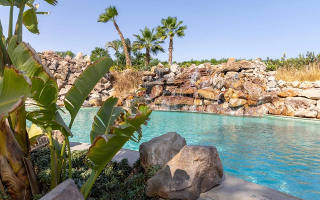 Fort Arabesque Beach Resort