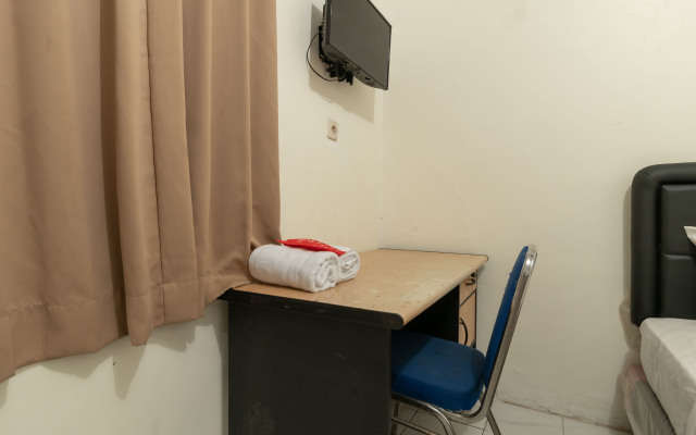 RedDoorz near Pondok Indah Water Park
