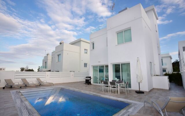 Villa Ioli with Private Pool