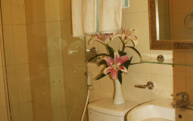 Real Hanoi Hotel