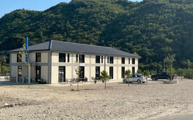 Lumi i Bardhe Hotel & Restaurant