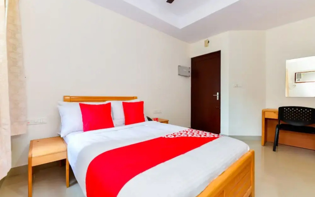 OYO Flagship 38119 Tristar Residency