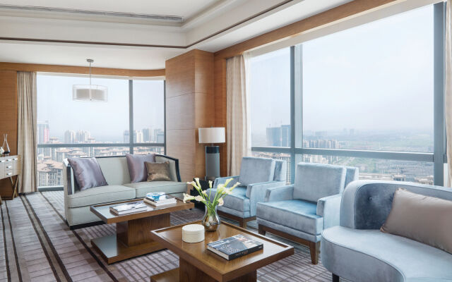Pullman Haining