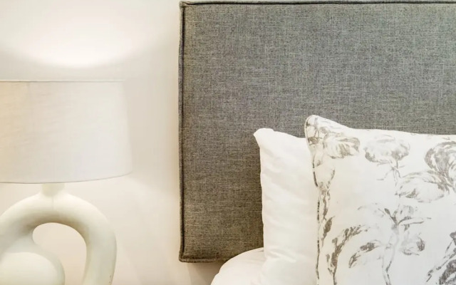 Tranquil Escape in Sea Point Aureto