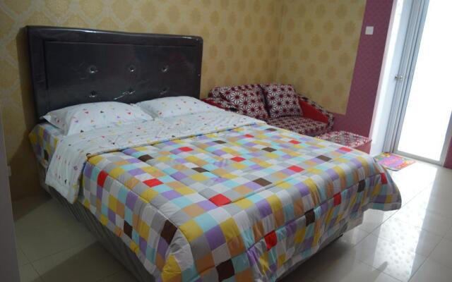 Roomku at Bassura City Apartment