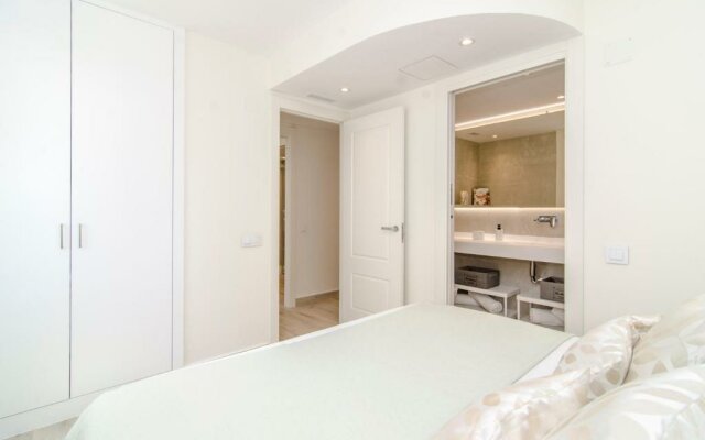 Sitges Spaces Oasis Suites- 4 Bedroom, 4 Ensuite Bathrooms, Terrace, Pool, Sitges Centre