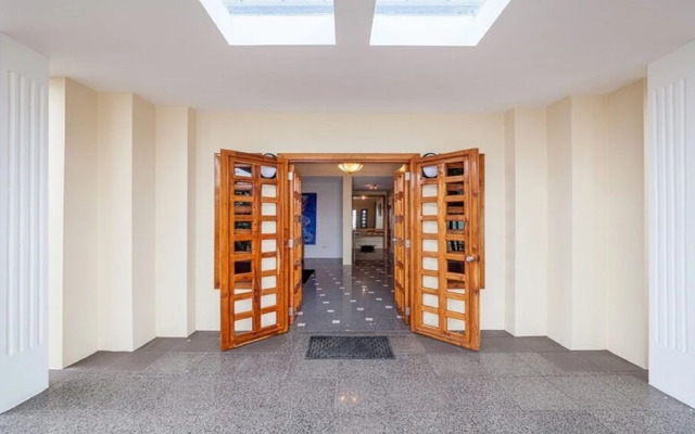 Absolute Beach Front Luxury 2 Bed Apartment