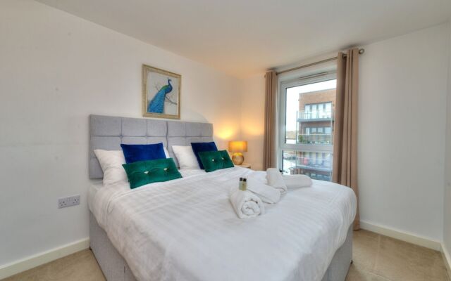 Executive Oakgrove Apartment