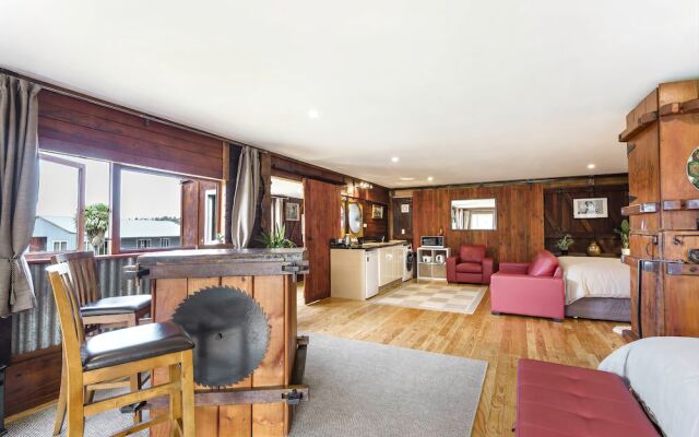 The Rustic Retreat