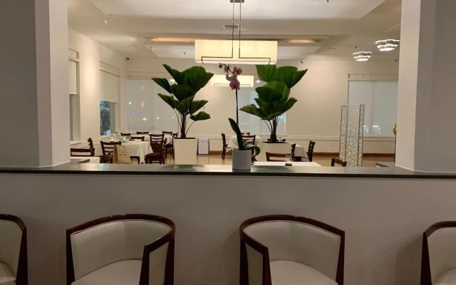 Avalon Hotel